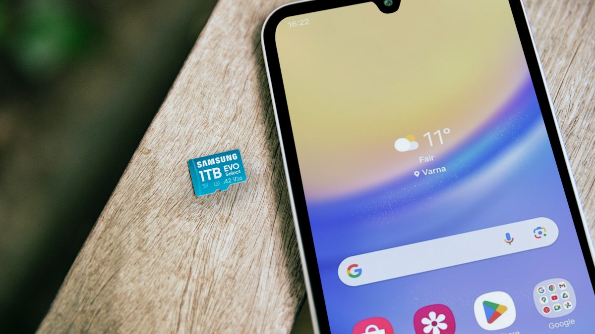 Peut-on garder son numéro avec une eSIM de voyage ?